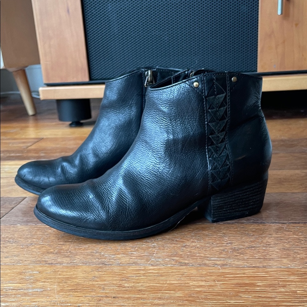 Clarks Maypearl Fawn Black Leather Ankle Boots